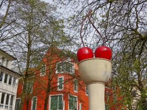 kirschensäule-schütte-münster-skulptur