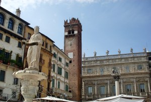 verona-piazza-delle-erbe