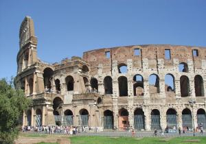 kolosseum-von-aussen