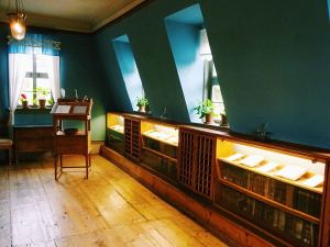 zimmer-in-schillers-gartenhaus