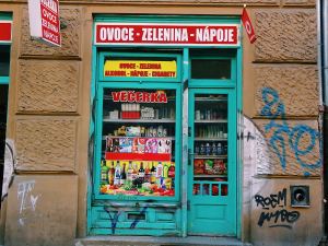 bunte-supermarktfassade