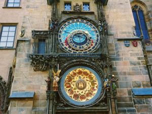 astrologische-rathausuhr-altstaedter-ring