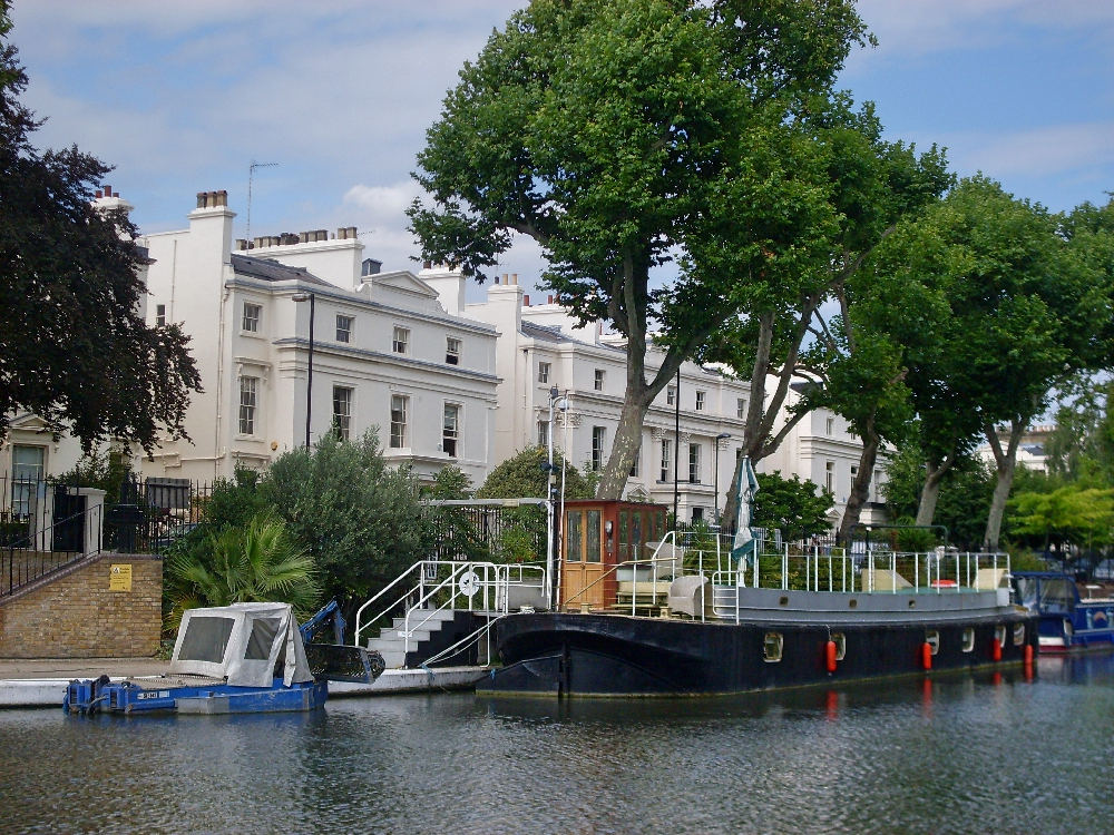 narrow-boat-am-regents-canal