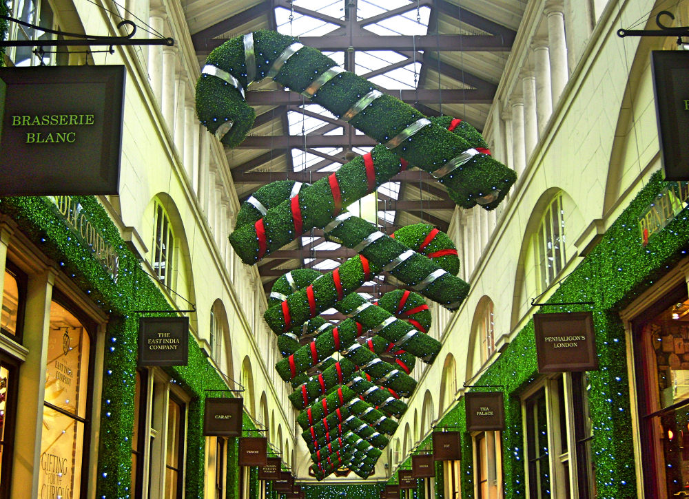 weihnachtsdekoration-in-covent-garden-london
