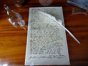 brief-mit-feder-und-tintenfass