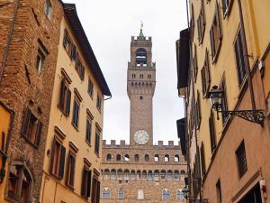 blick-auf-turm-des-palazzo-vecchio