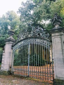 historisches-tor-im-park